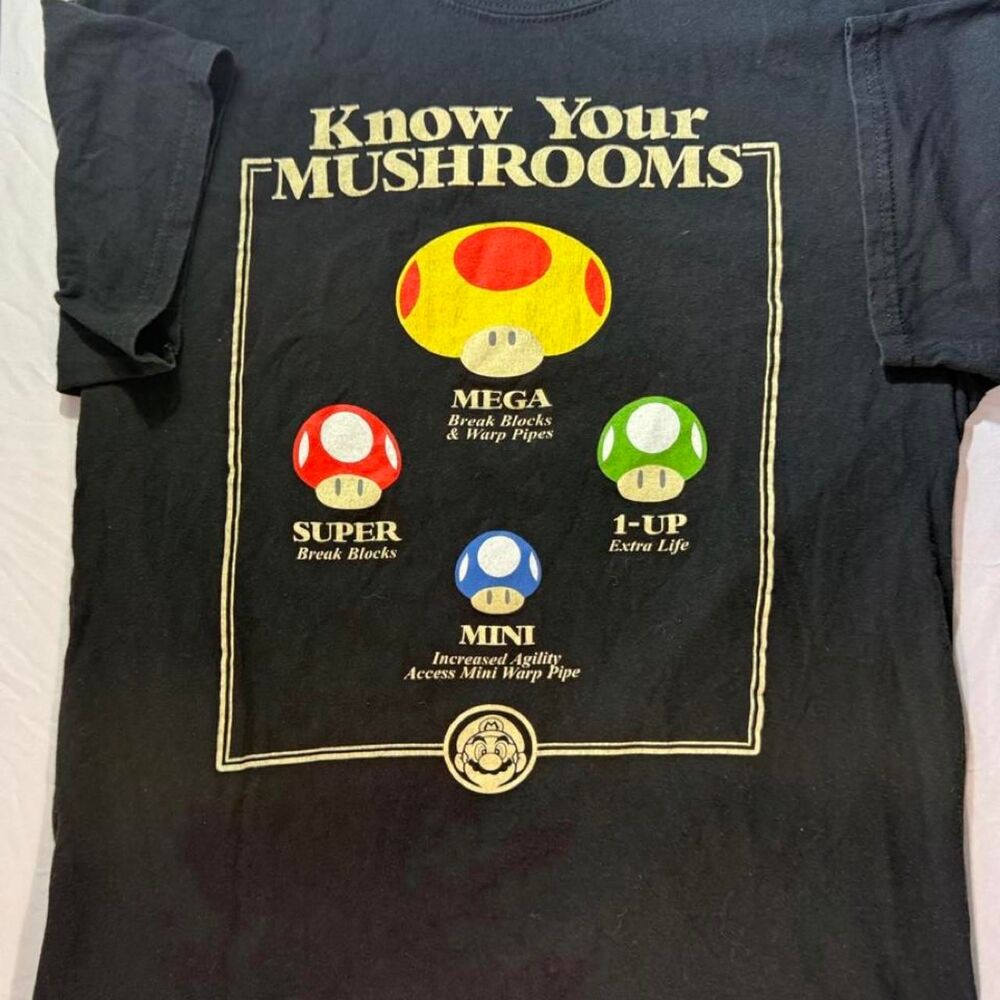 Nintendo Men's Black T-shirt